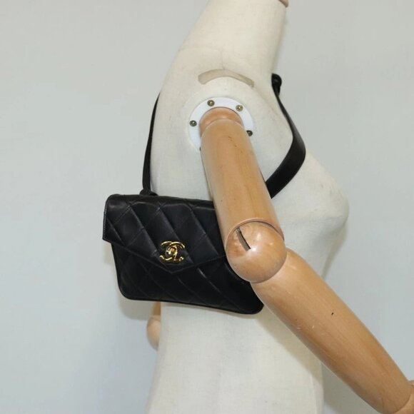CHANEL Matelasse Waist bag Leather Black CC Auth - Picture 1 of 16